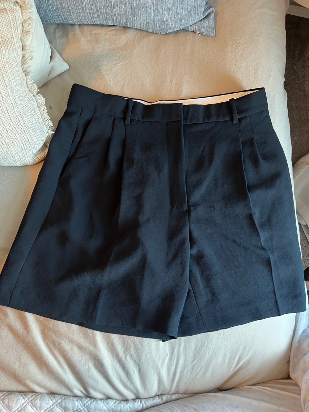 Wilfred Effortless Black Pleated High-Rise Bermuda Shorts